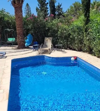 Villa Neyla Four Bedroom Front Coral Bay