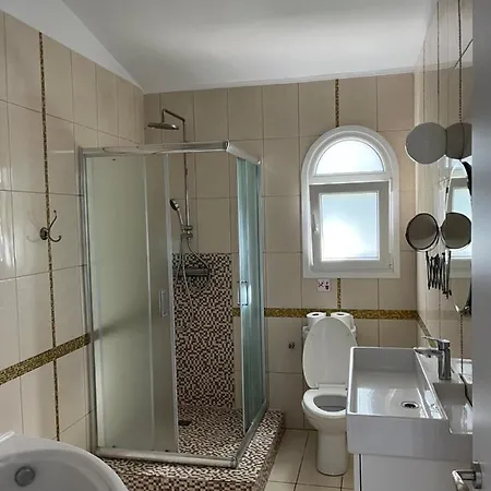 빌라 Neyla Four Bedroom Front *