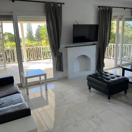 Neyla Four Bedroom Front Βίλα Κόλπος των Κοραλλιών