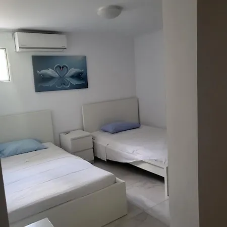 빌라 Neyla Four Bedroom Front