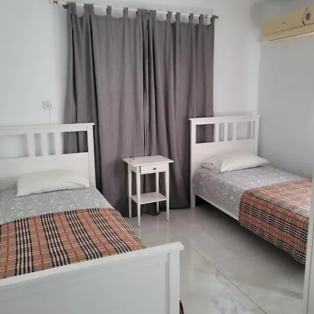 빌라 Neyla Four Bedroom Front