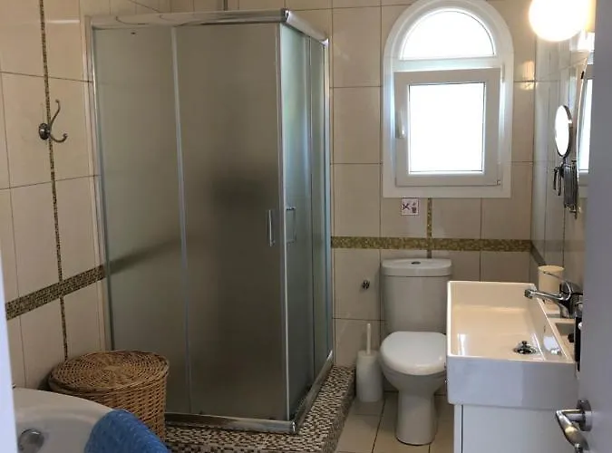 Вилла Neyla Four Bedroom Front *