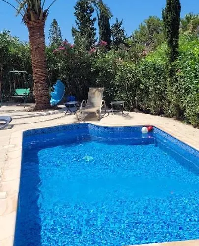 Villa Neyla Four Bedroom Front Coral Bay