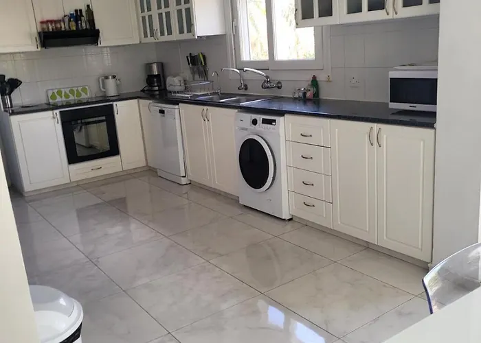 Neyla Four Bedroom Front Вилла *