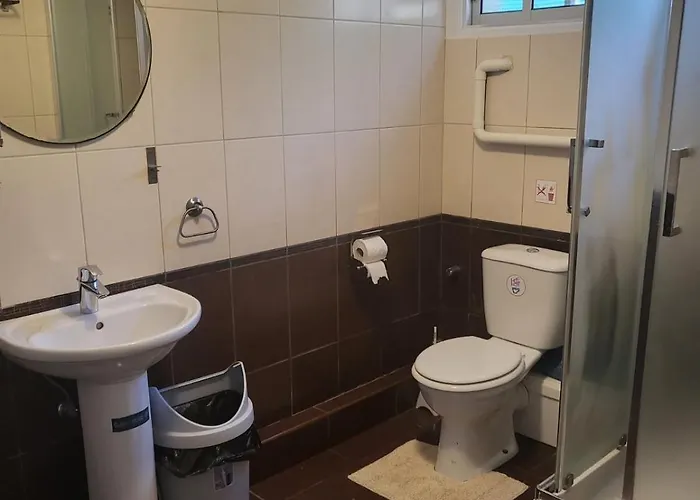 Neyla Four Bedroom Front Вилла Корал-Бэй