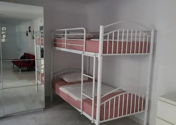 Вилла Neyla Four Bedroom Front Корал-Бэй